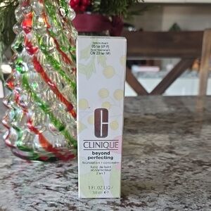 Clinique Beyond Perfecting Foundation + Concealer